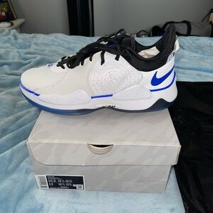 Nike White and Blue Sneakers with Breathable Mesh